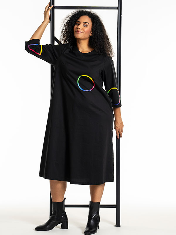 JASMINA - Plus Size Kjole fra Studio