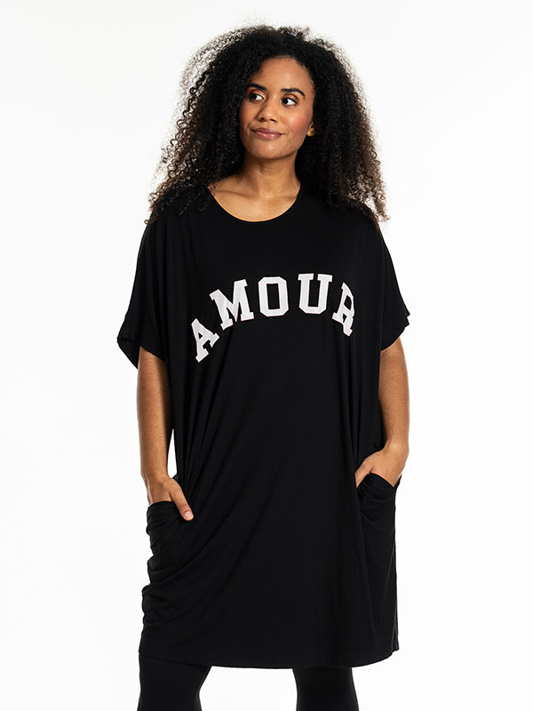 ANE - Plus Size Kjole fra Studio