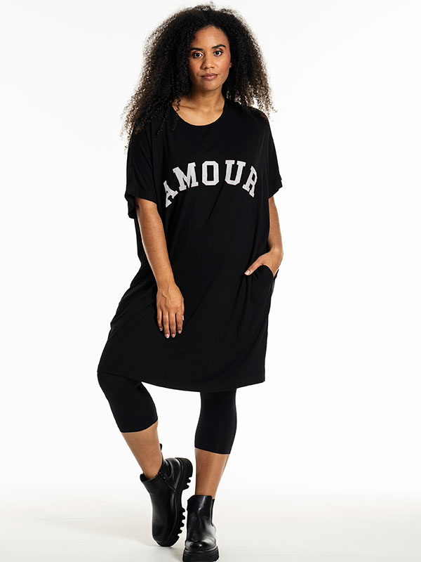 ANE - Plus Size Kjole fra Studio