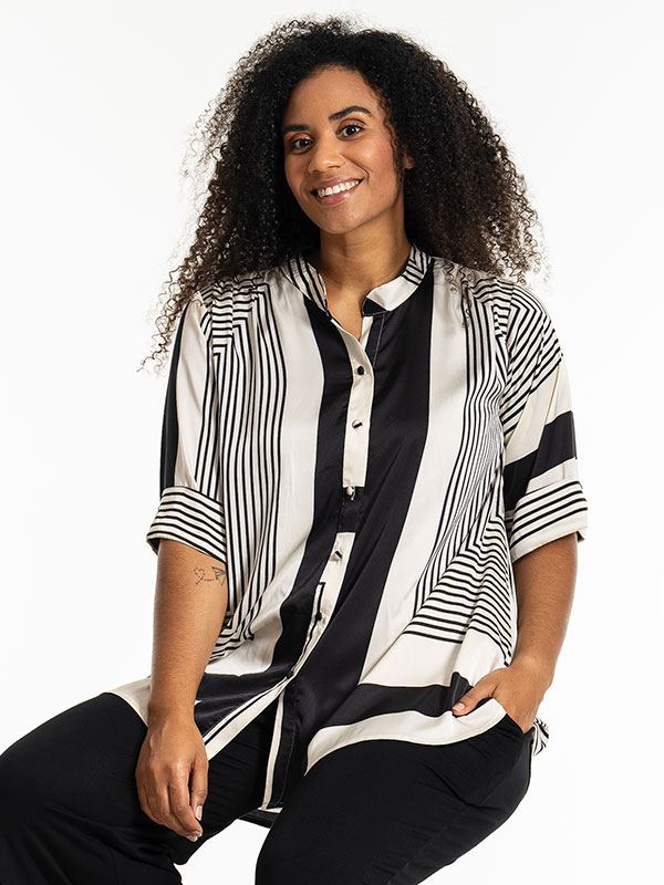 JORUN - Plus Size Bluse fra Studio