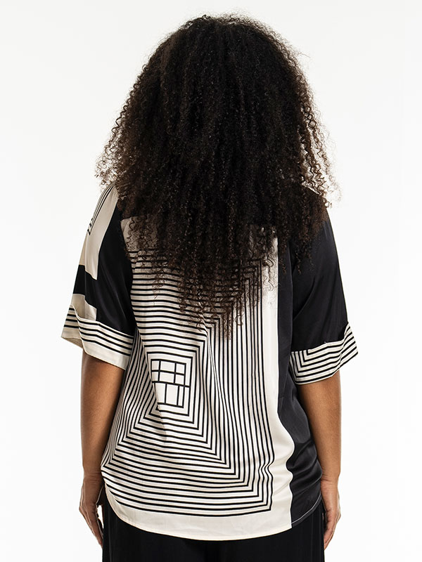 JORUN - Plus Size Bluse fra Studio