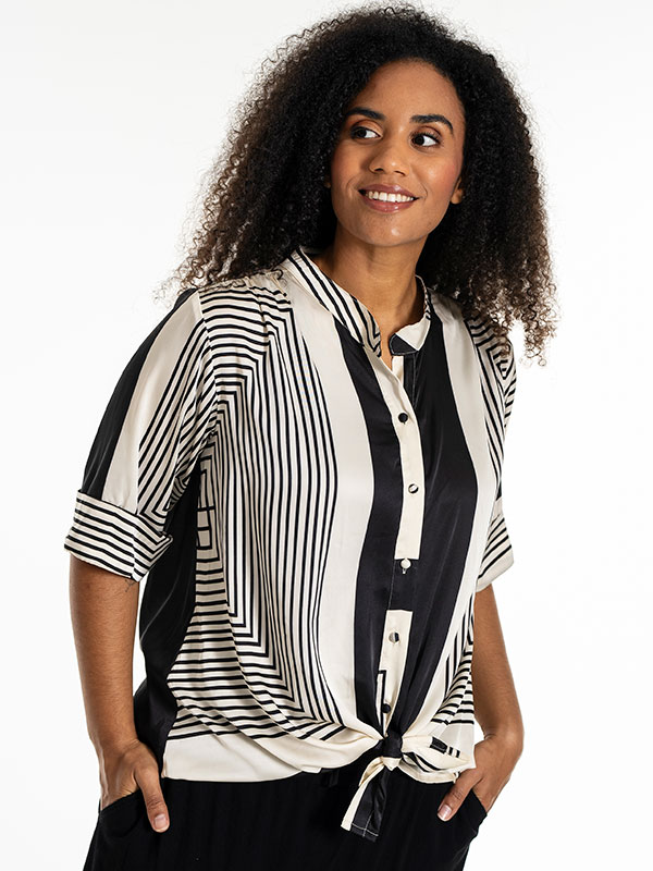 JORUN - Plus Size Bluse fra Studio