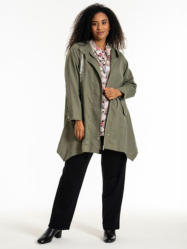 JONA - Plus Size Frakk fra Studio