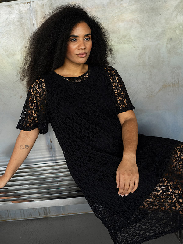 PERNILLE - Plus Size Kjole fra Studio