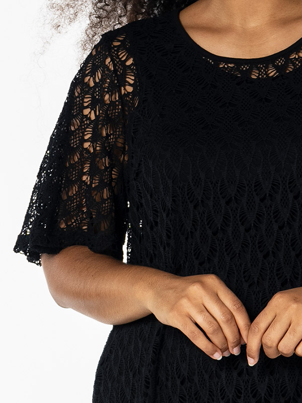PERNILLE - Plus Size Kjole fra Studio