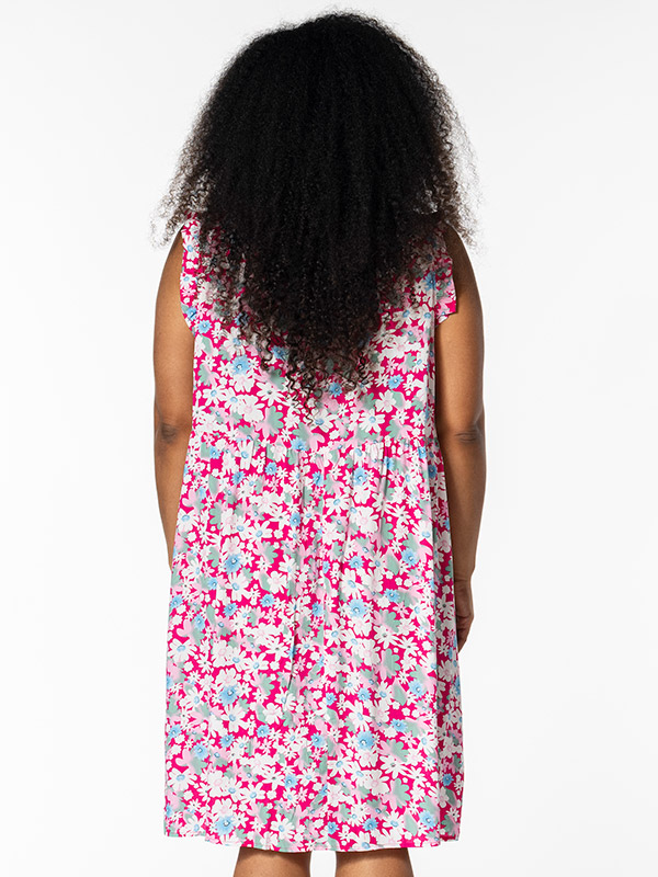 DUSINE - Plus Size Kjole fra Studio