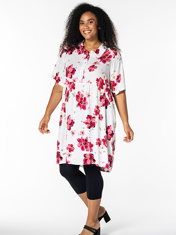 LISE - Plus Size Kjole fra Studio
