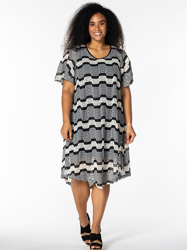 PERNILLE - Plus Size Kjole fra Studio