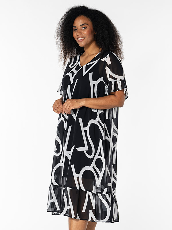KARIN - Plus Size Kjole fra Studio