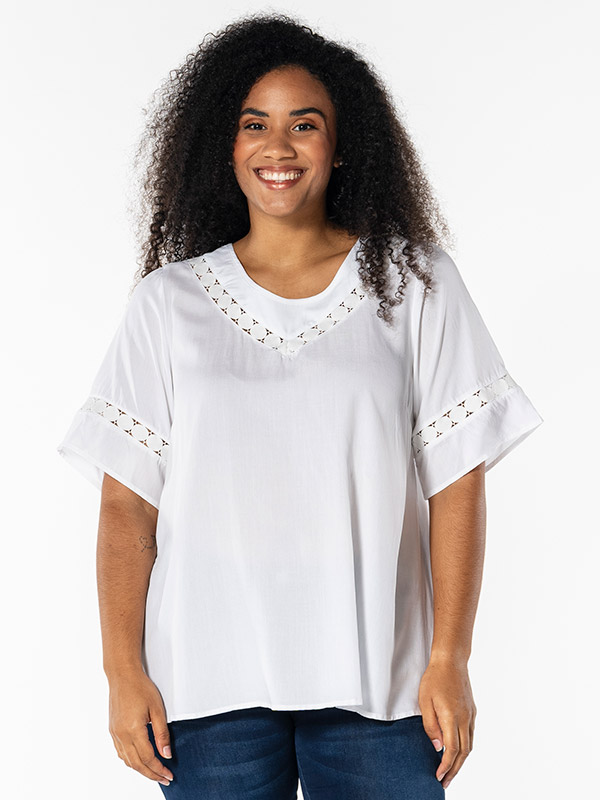 KISA - Plus Size T-shirt fra Studio