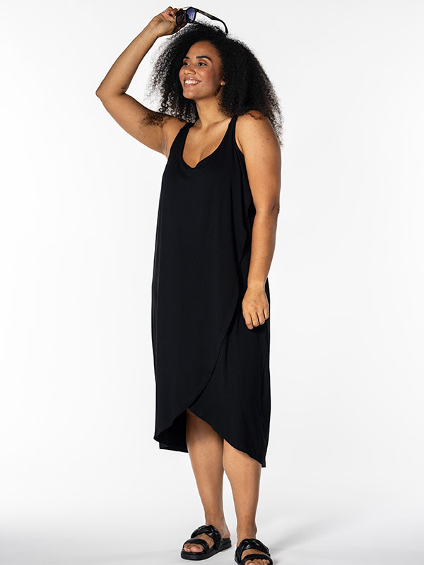 KONNý - Plus Size Kjole fra Studio