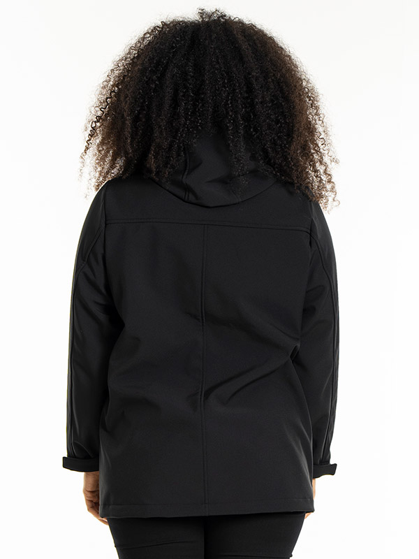 SHORT SOFT SHELL - Plus Size Jakke fra Studio
