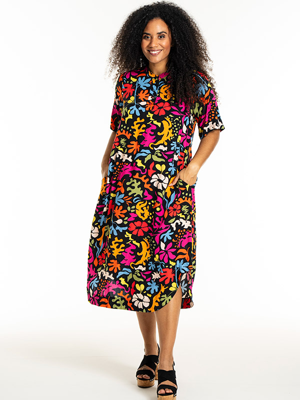 LANI - Plus Size Kjole fra Studio