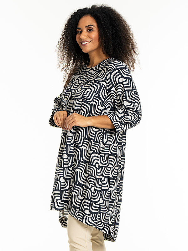 LONETTA - Plus Size Kjole fra Studio