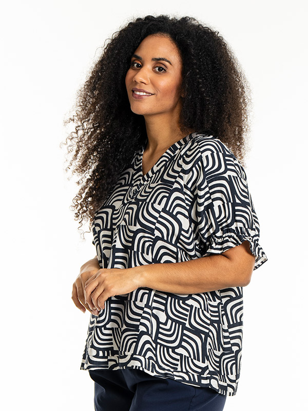 DASIE - Plus Size Bluse fra Studio