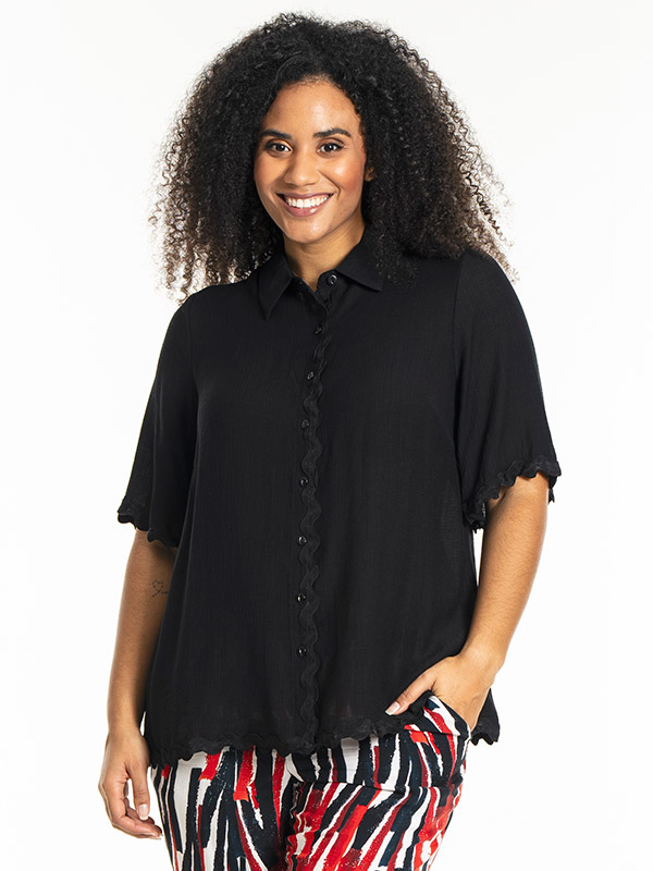 LEA - Plus Size Skjorte fra Studio