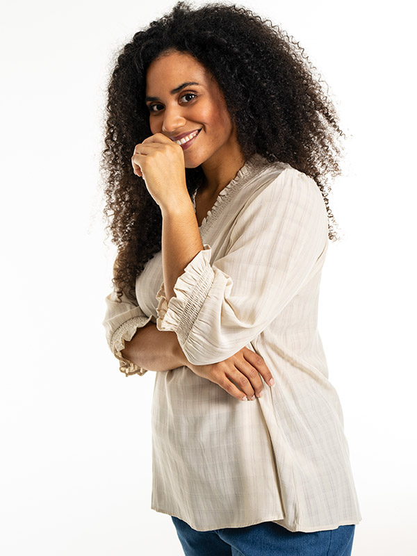 FEODORA - Plus Size Bluse fra Studio