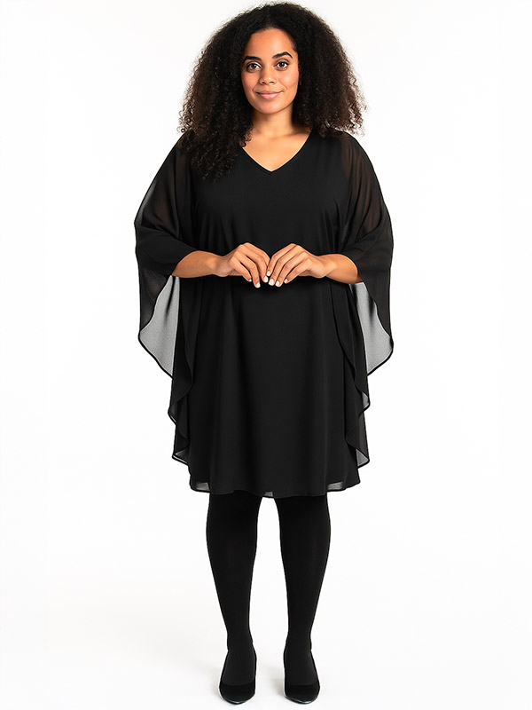 LEONORA - Plus Size Kjole fra Studio