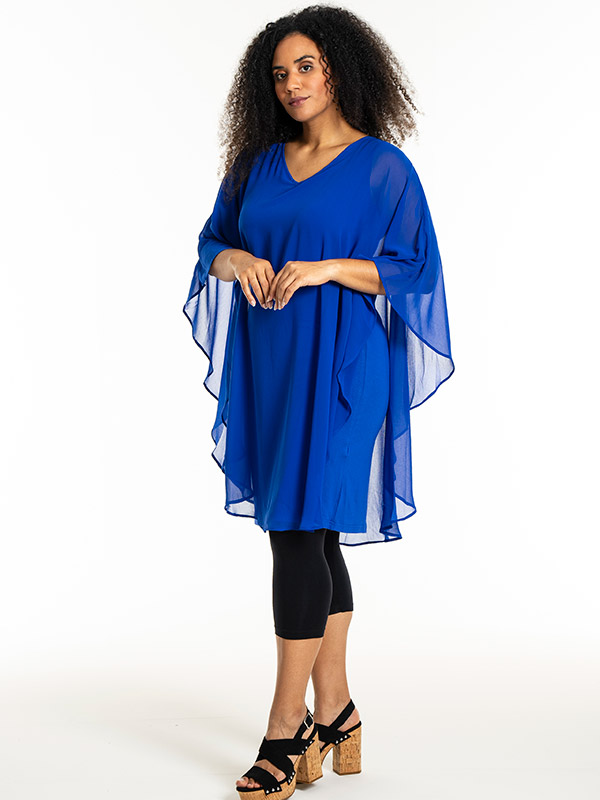 LEONORA - Plus Size Kjole fra Studio