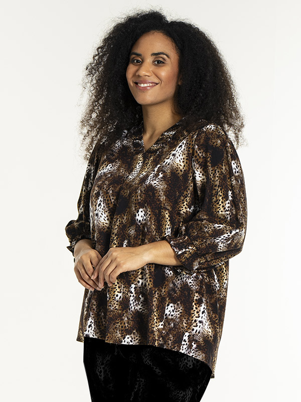 FEODORA - Plus Size Bluse fra Studio