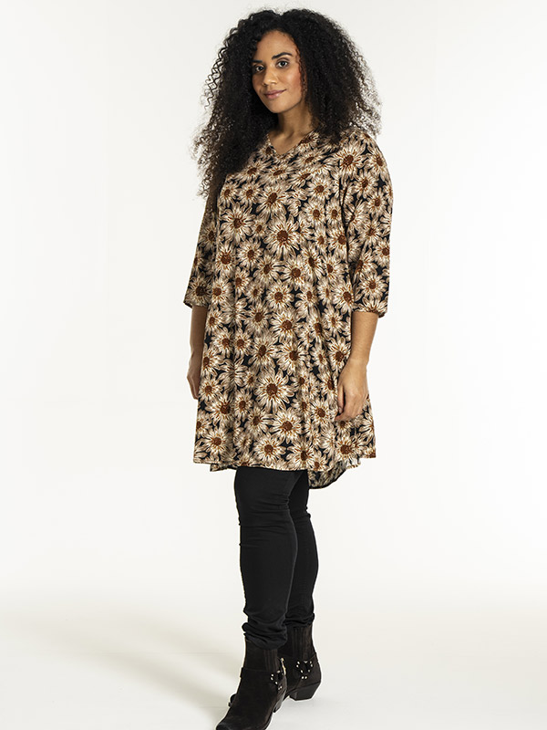 BIRGITTE - Plus Size Kjole fra Studio
