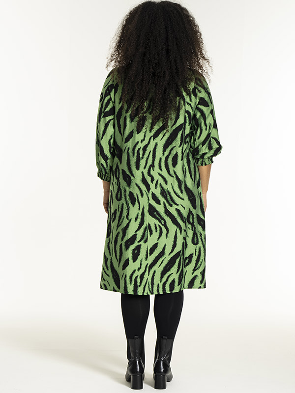 GUNNEL - Plus Size Kjole fra Studio