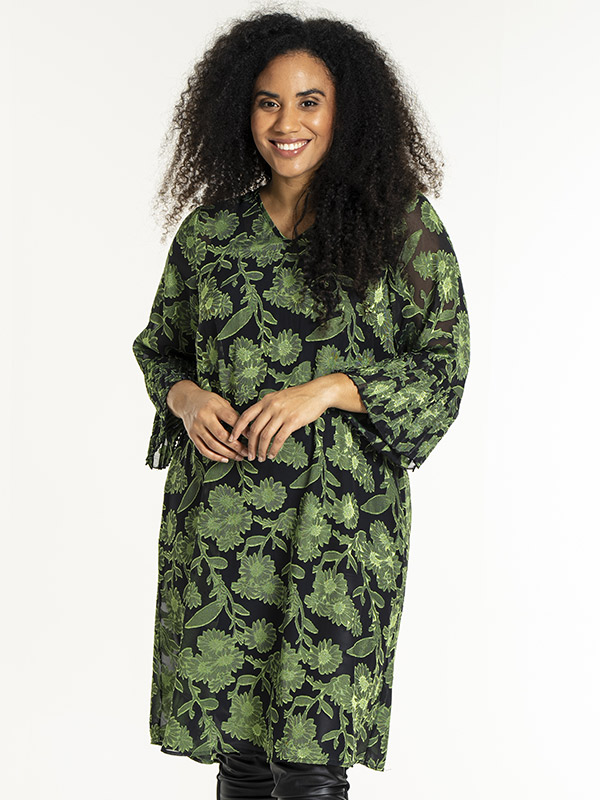 NATHALIE - Plus Size Kjole fra Studio