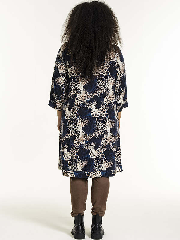 LONETTA - Plus Size Kjole fra Studio