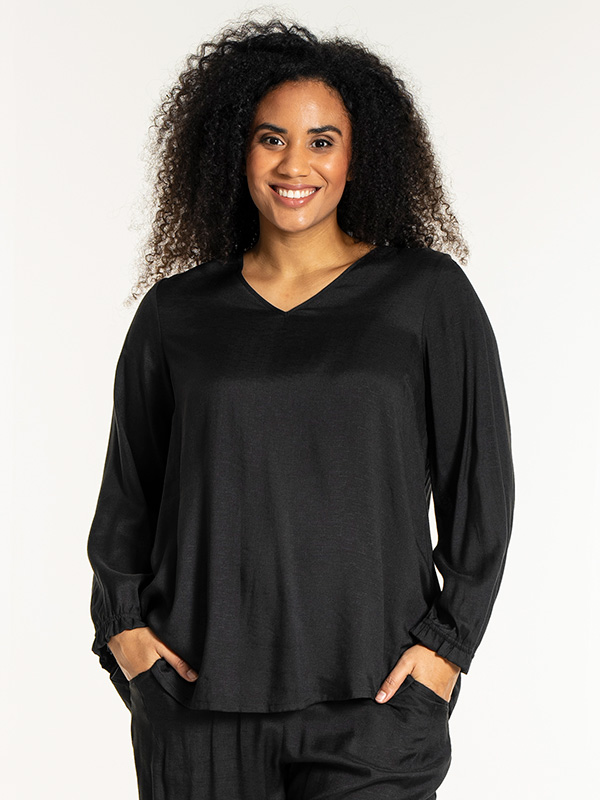 NALANI - Plus Size Bluse fra Studio