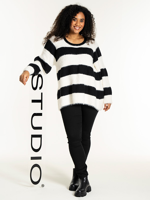 NORALISE - Plus Size Genser fra Studio