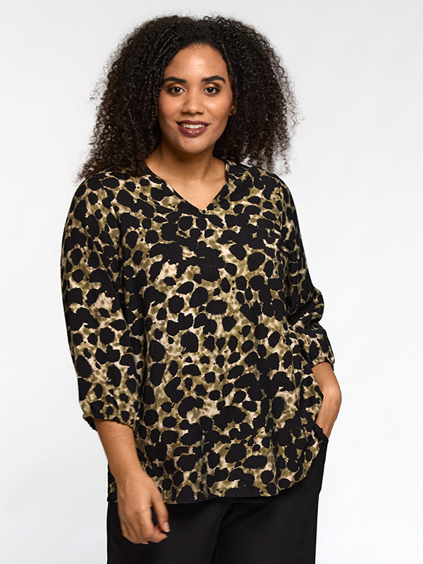 SEMMY - Plus Size Bluse fra Studio