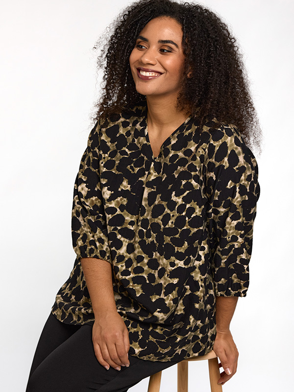 SEMMY - Plus Size Bluse fra Studio