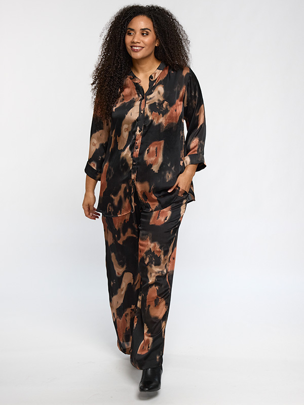 SCHARLOTTE - Plus Size Skjorte fra Studio