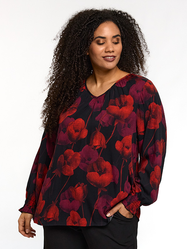 SINGRED - Plus Size Bluse fra Studio