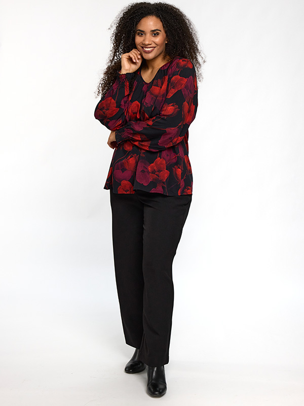 SINGRED - Plus Size Bluse fra Studio