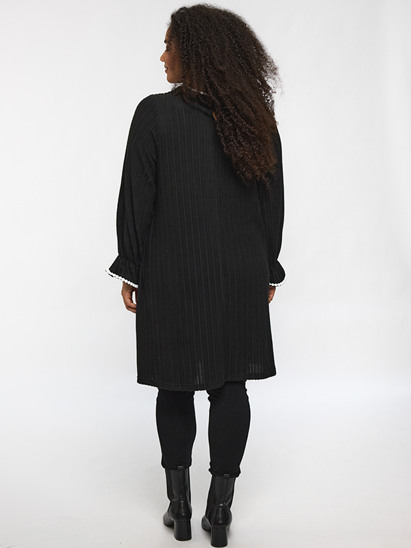 SGERDA - Plus Size Kjole fra Studio