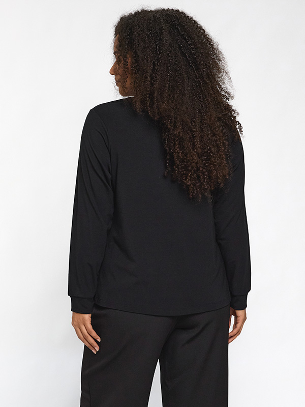 SKARINA - Plus Size Bluse fra Gozzip Black