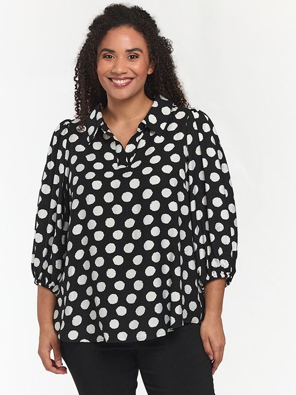 STIFF - Plus Size Bluse fra Studio