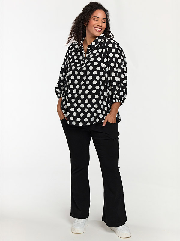 STIFF - Plus Size Bluse fra Studio