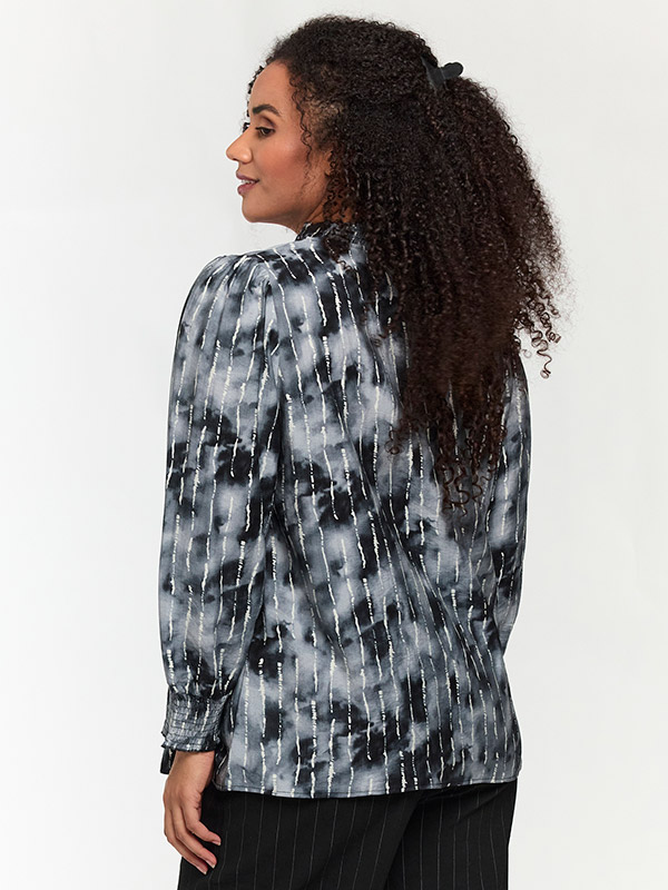 SBONNI - Plus Size Bluse fra Studio