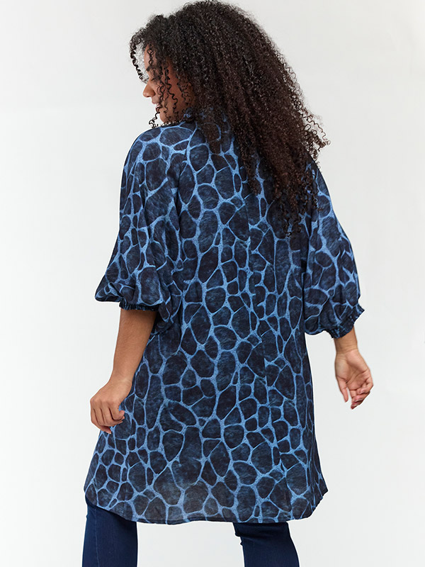 SAYA - Plus Size Kjole fra Studio