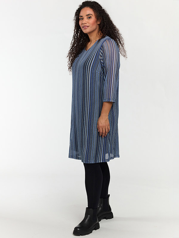 SASTRID - Plus Size Kjole fra Studio