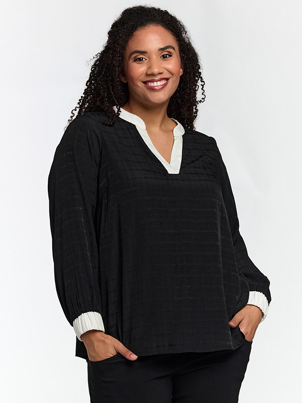 SMILA - Plus Size Bluse fra Studio