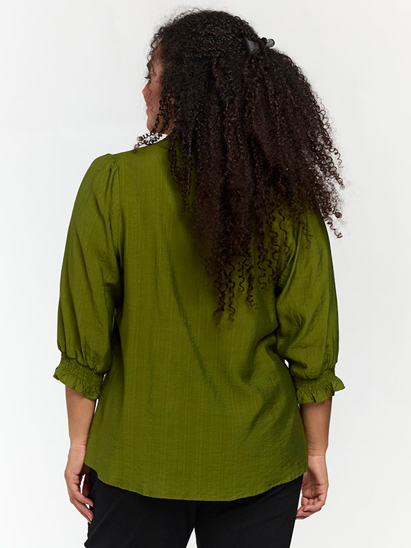 SFEODORA - Plus Size Bluse fra Studio