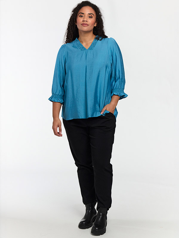 SFEODORA - Plus Size Bluse fra Studio