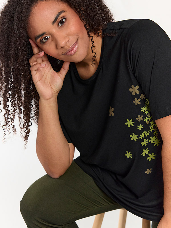 SBELLA - Plus Size T-shirt fra Studio