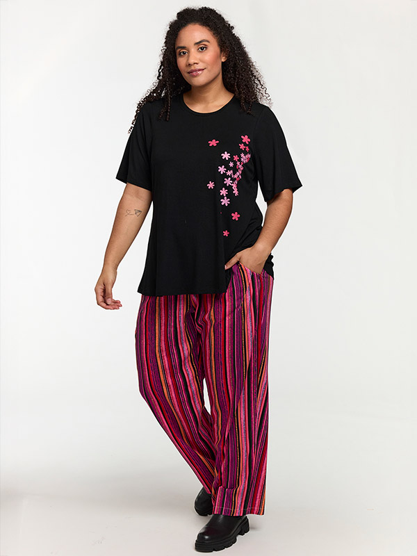 SBELLA - Plus Size T-shirt fra Studio