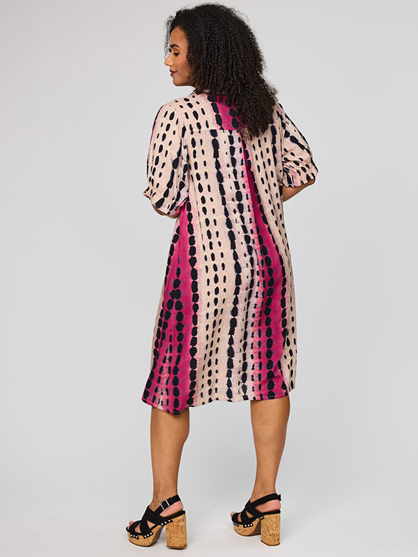 SGUNDA - Plus Size Kjole fra Studio