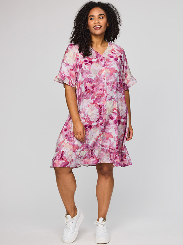 SJETTE - Plus Size Kjole fra Studio