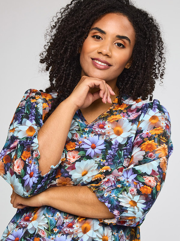 SASLAUG - Plus Size Bluse fra Studio